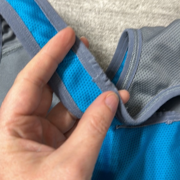 Nike Dri-Fit Active Wear Tank Top with built in sports bra - Picture 5 of 11